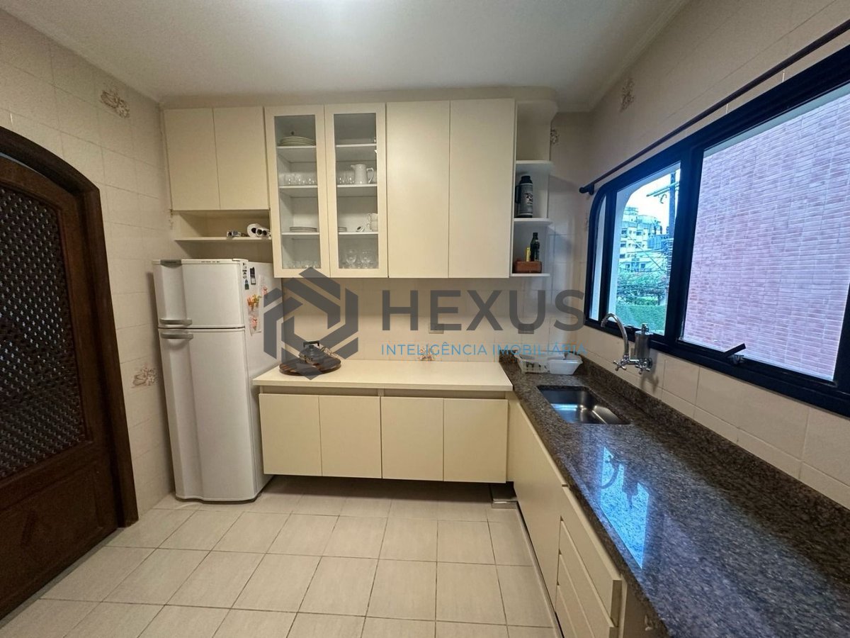 Foto 16 de Apartamento com varanda na Praia da Enseada, Guaruja