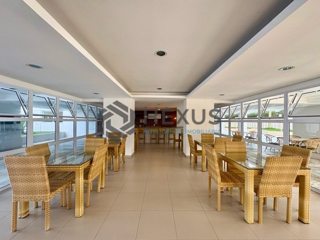 Foto 25 de Apartamento beira mar com varanda e lazer na Praia da Enseada, Guaruja