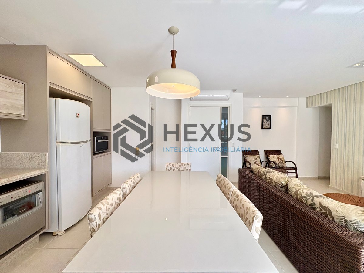 Foto 7 de Apartamento beira mar com varanda e lazer na Praia da Enseada, Guaruja