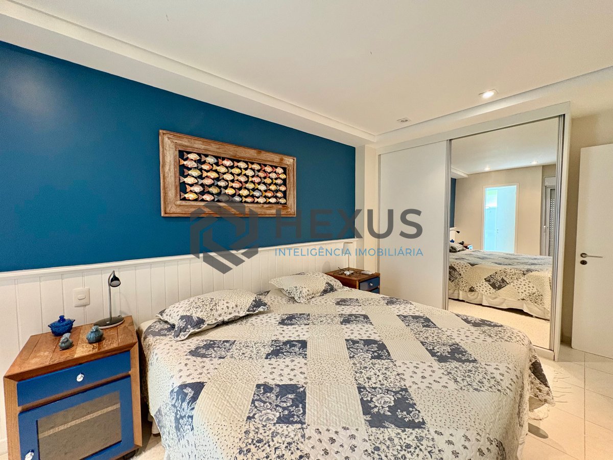 Foto 11 de Apartamento com quintal e área gourmet com lazer de clube na beira mar da Praia da Enseada, Guaruja