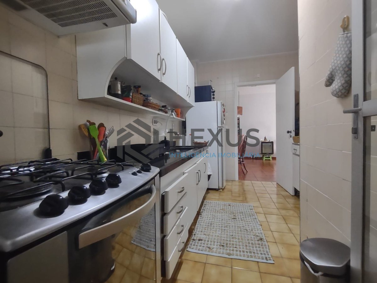 Foto 15 de Apartamento com varanda na Praia da Enseada, Guaruja