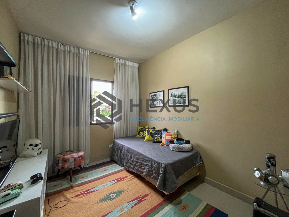 Foto 13 de Apartamento reformado com piscina e churrasqueira na Praia da Enseada, Guaruja