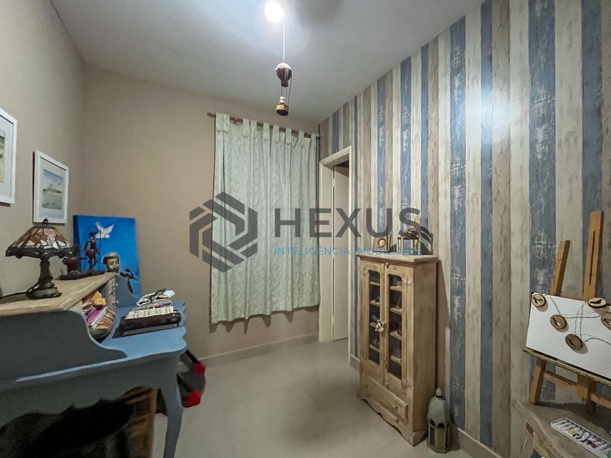 Foto 10 de Apartamento reformado com piscina e churrasqueira na Praia da Enseada, Guaruja