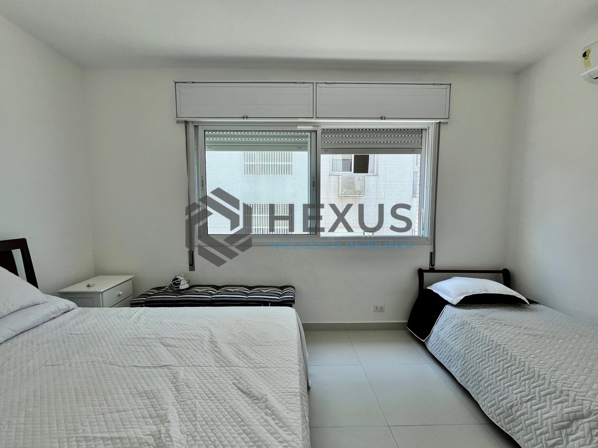 Foto 29 de Apartamento frente mar com varanda na Praia das Pitangueiras, Guaruja