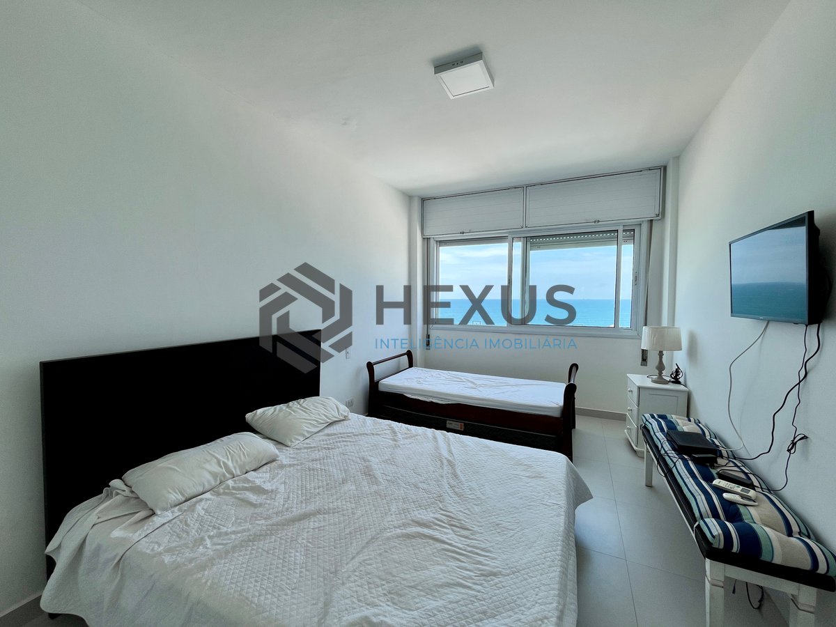 Foto 33 de Apartamento frente mar com varanda na Praia das Pitangueiras, Guaruja