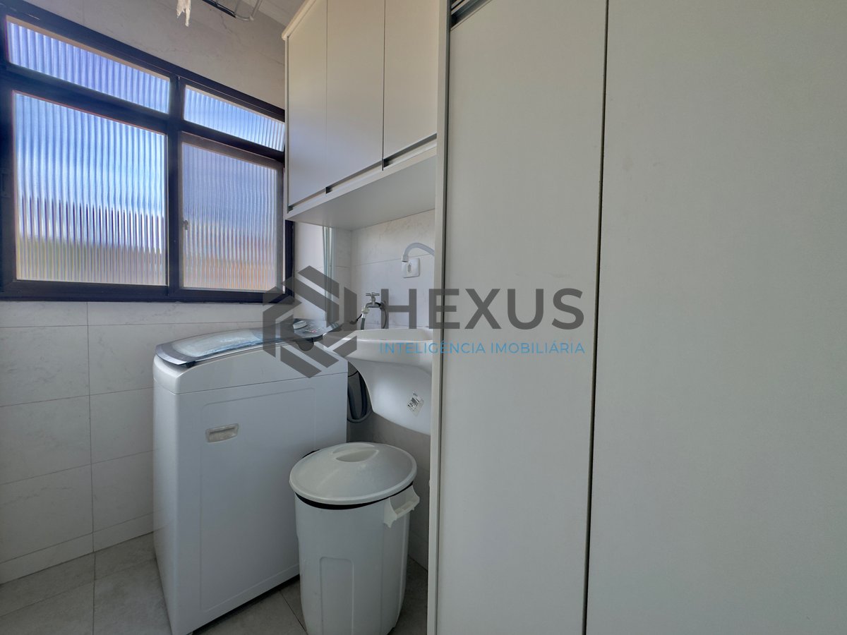 Foto 28 de Apartamento reformado com varanda na Praia do Tombo, Guaruja