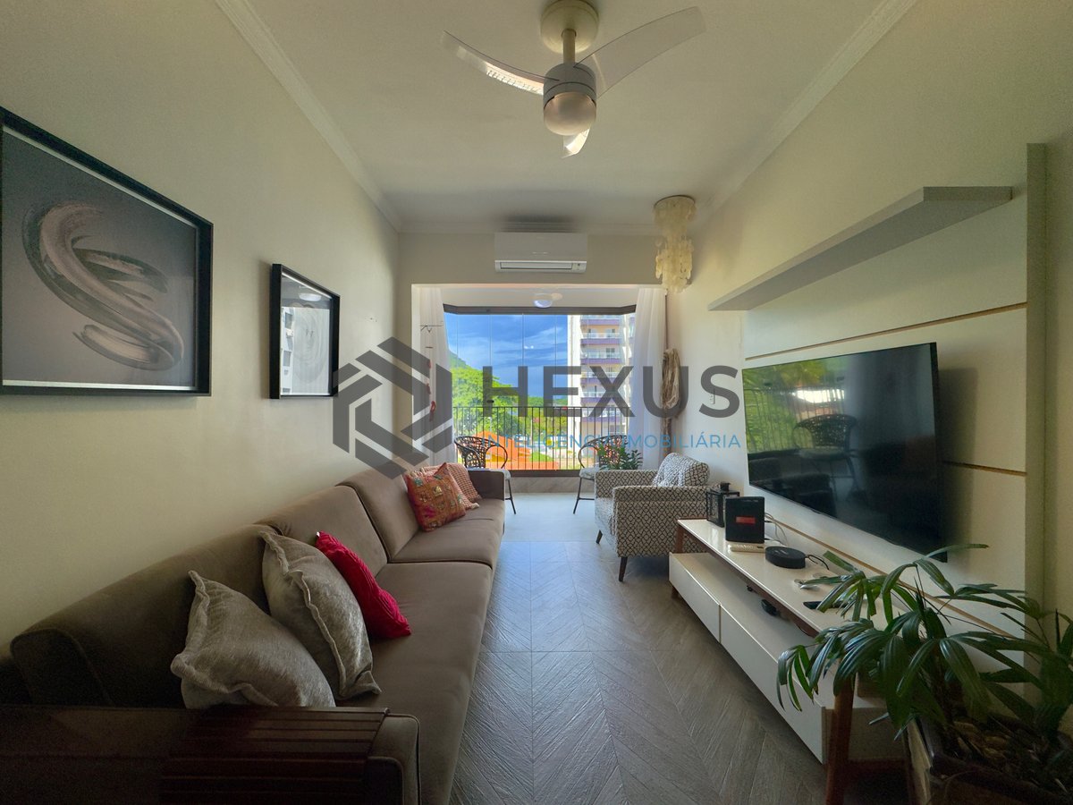 Foto 6 de Apartamento reformado com varanda na Praia do Tombo, Guaruja