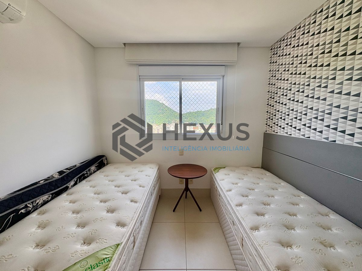 Foto 17 de Apartamento com varanda gourmet vista mar e lazer na Praia da Enseada, Guaruja