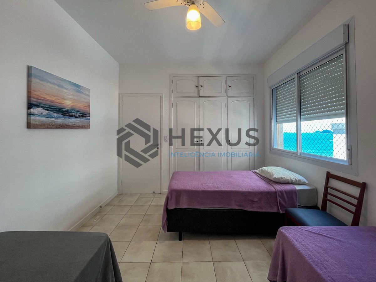 Foto 20 de Apartamento frente mar com varanda na Praia das Pitangueiras, Guaruja
