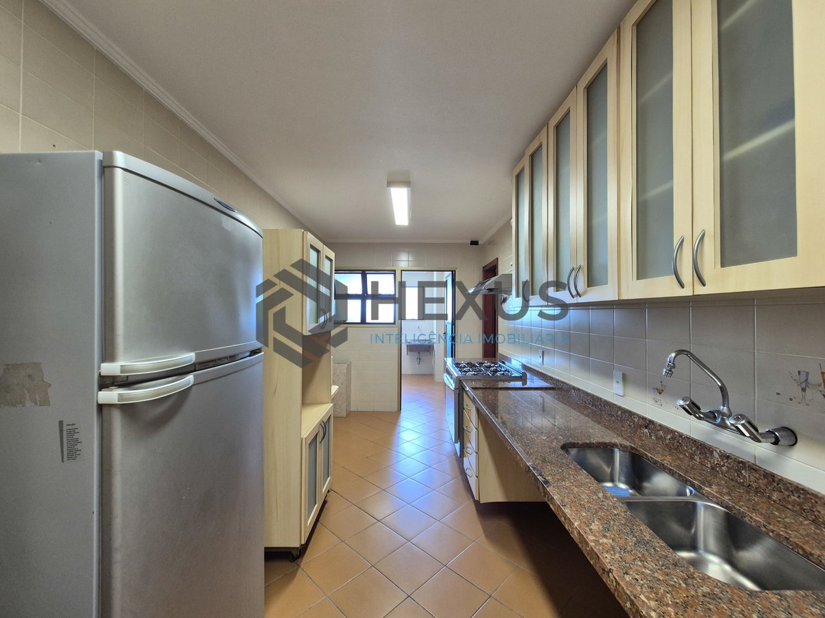 Foto 41 de Apartamento frente mar com lazer de clube e varanda na Praia da Enseada, Guaruja