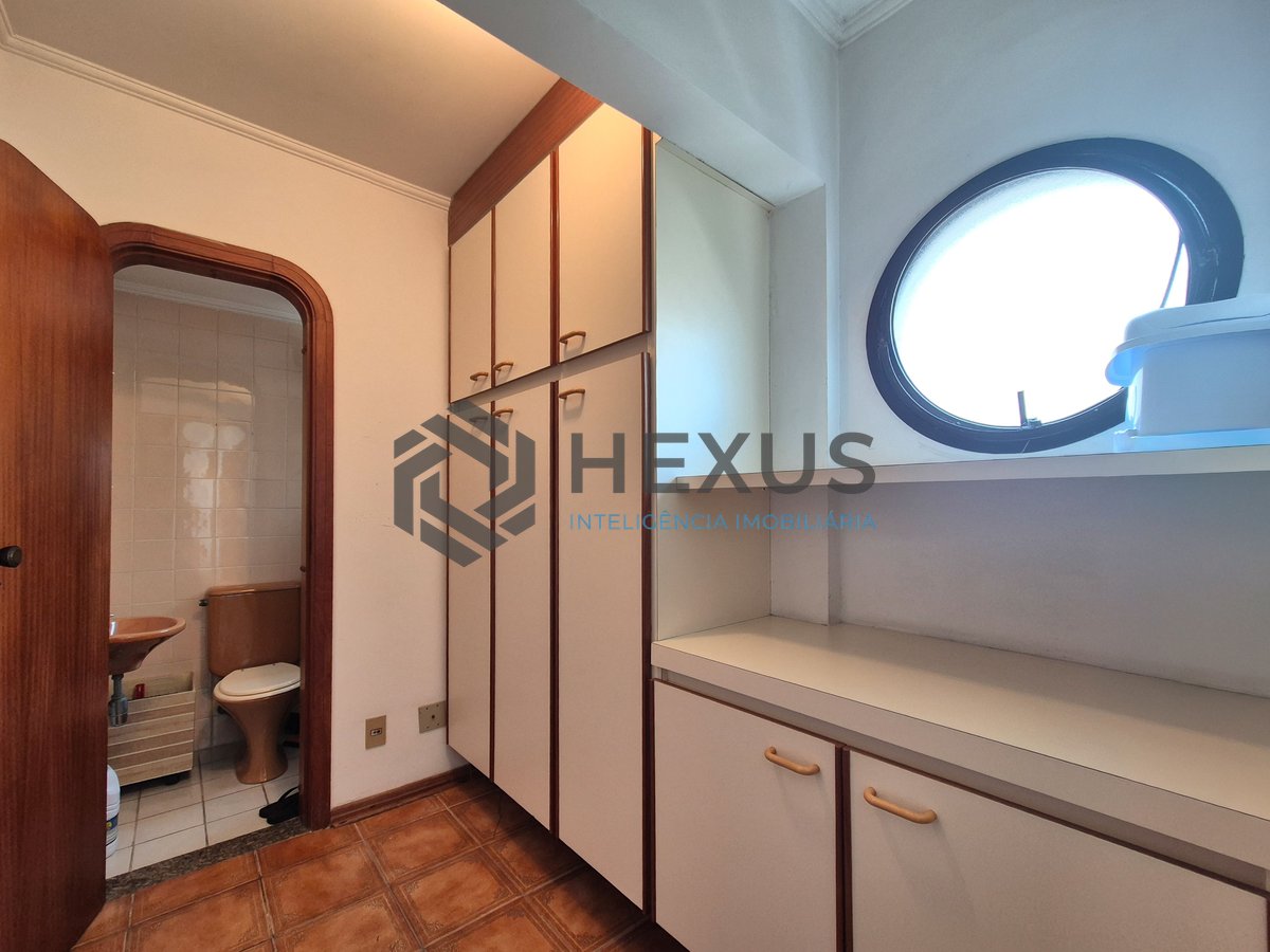 Foto 30 de Apartamento com varanda e lazer nas Pitangueiras, Guarujá