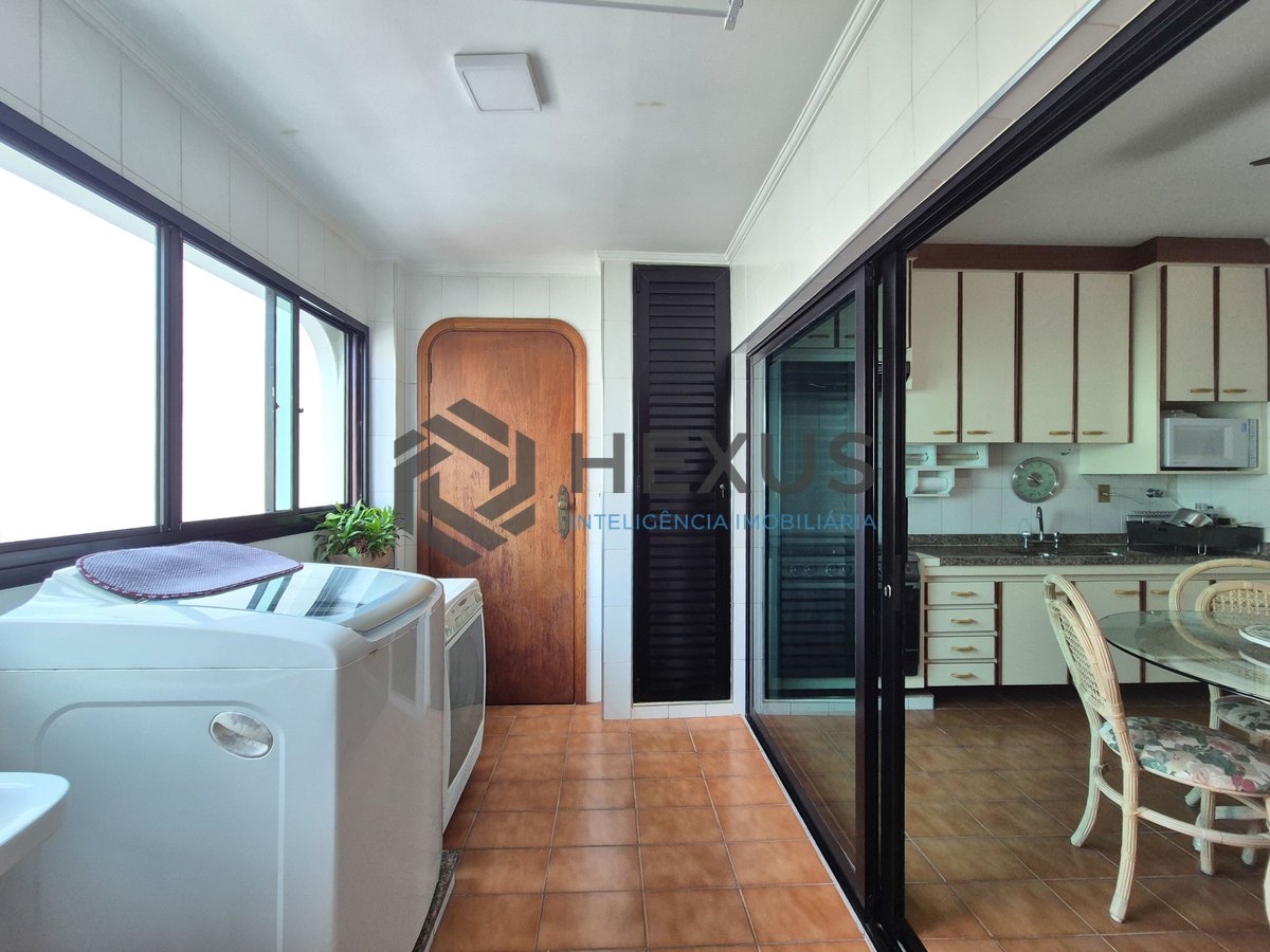 Foto 32 de Apartamento com varanda e lazer nas Pitangueiras, Guarujá