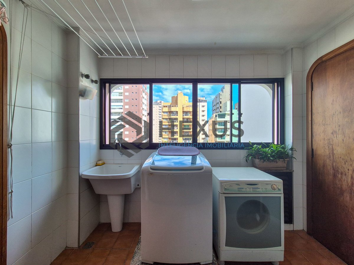 Foto 33 de Apartamento com varanda e lazer nas Pitangueiras, Guarujá