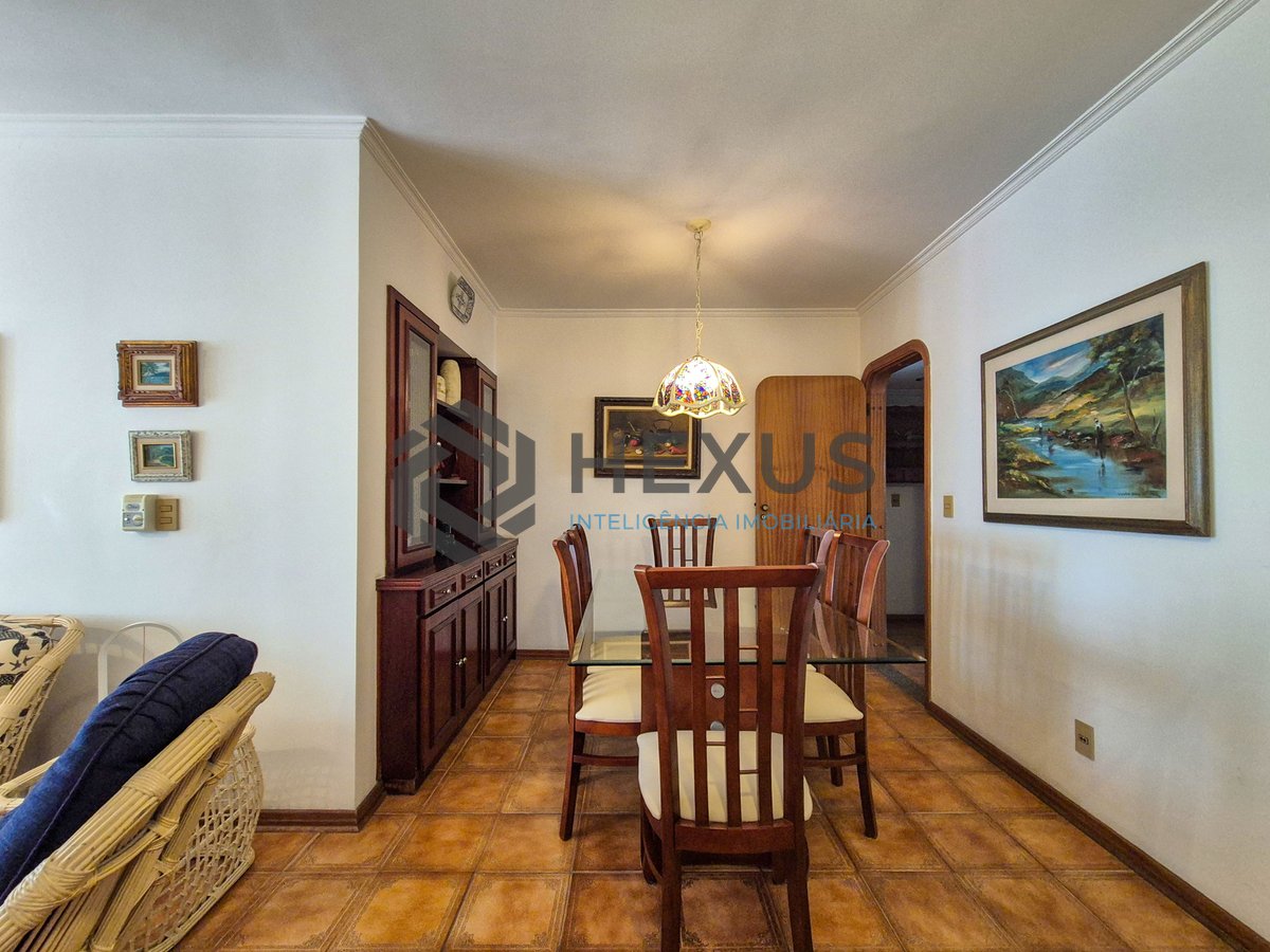 Foto 6 de Apartamento com varanda e lazer nas Pitangueiras, Guarujá