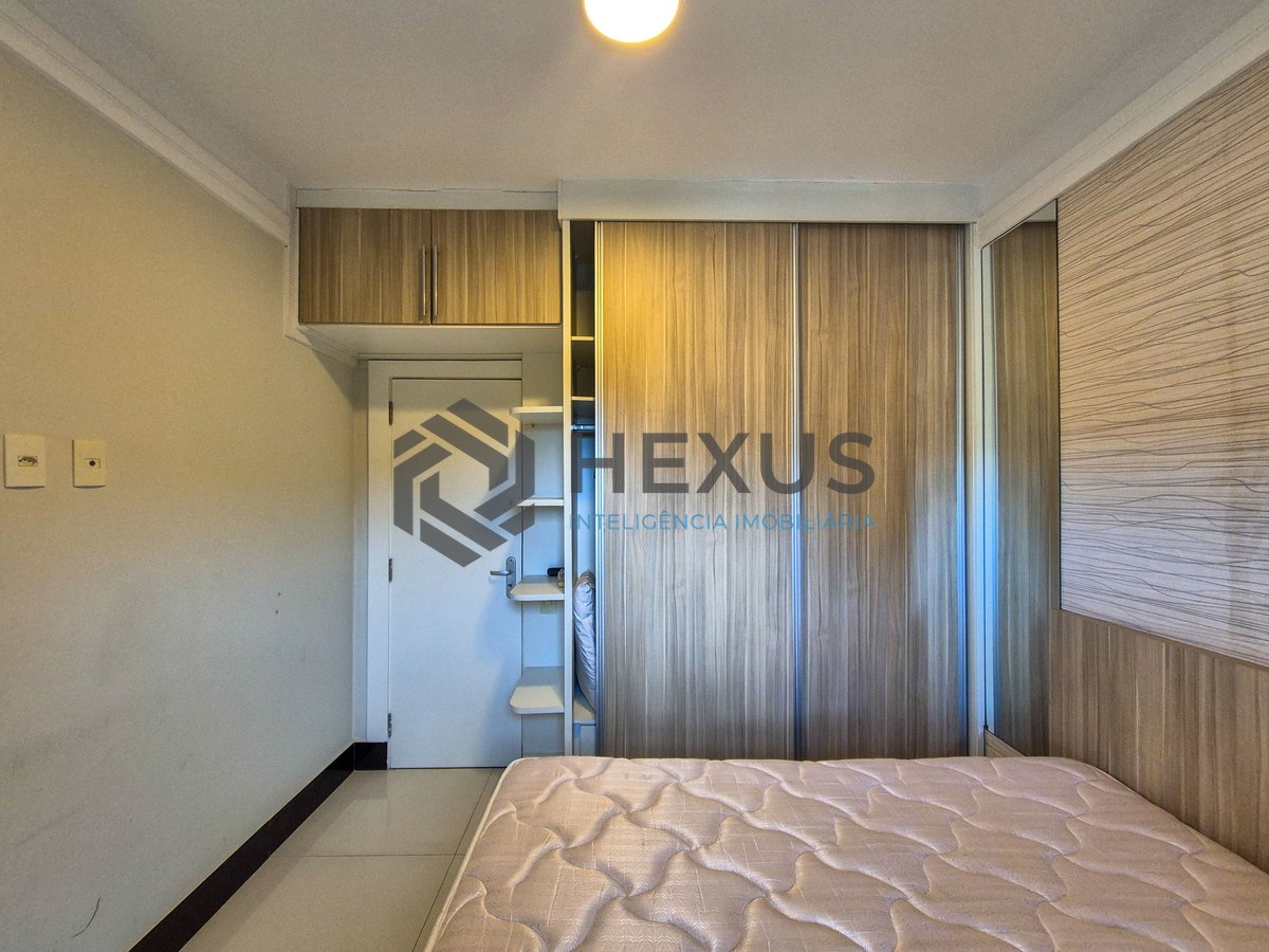 Foto 19 de Apartamento reformado com varanda e lazer na Praia das Pitangueiras, Guarujá