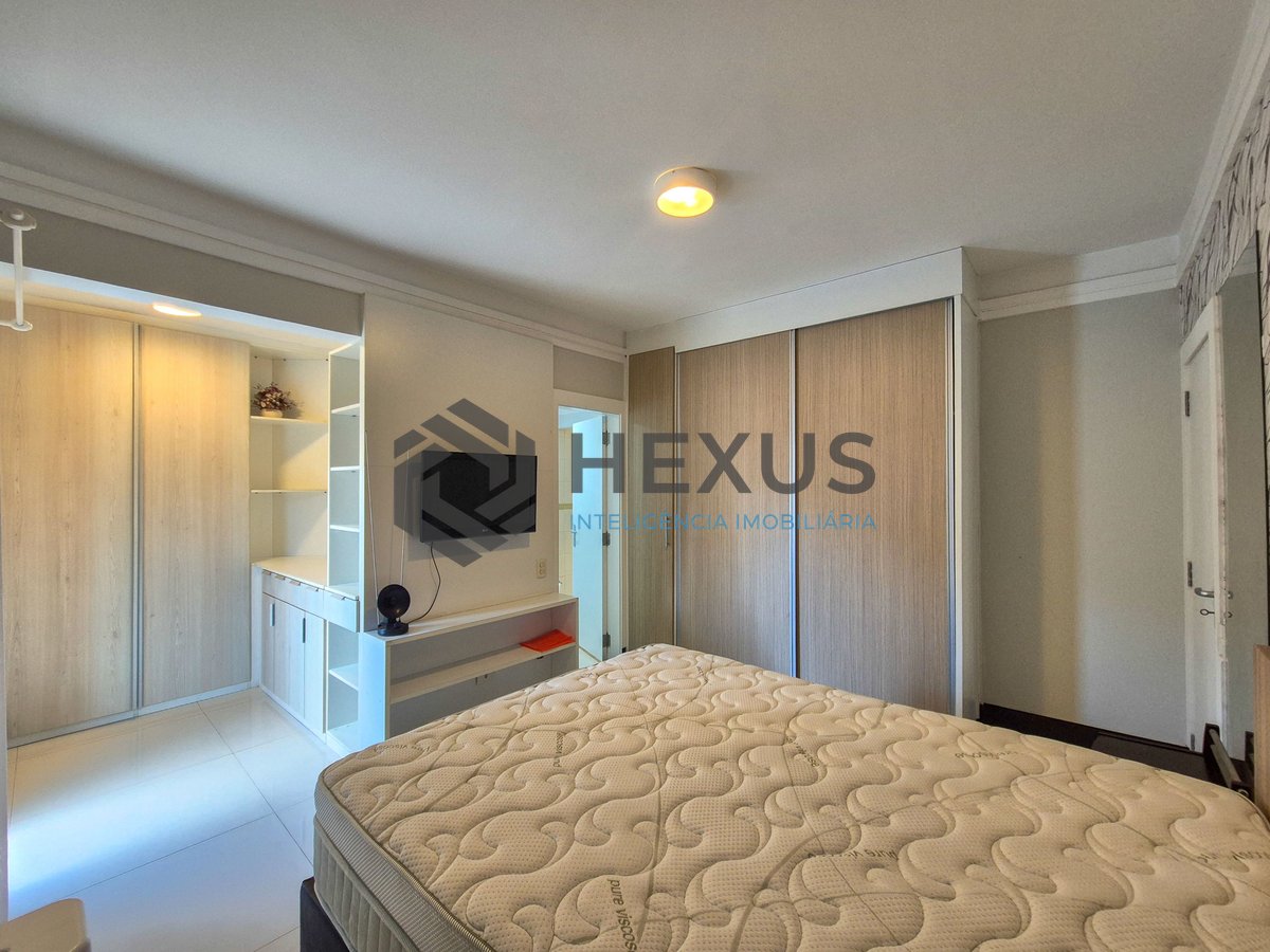 Foto 26 de Apartamento reformado com varanda e lazer na Praia das Pitangueiras, Guarujá