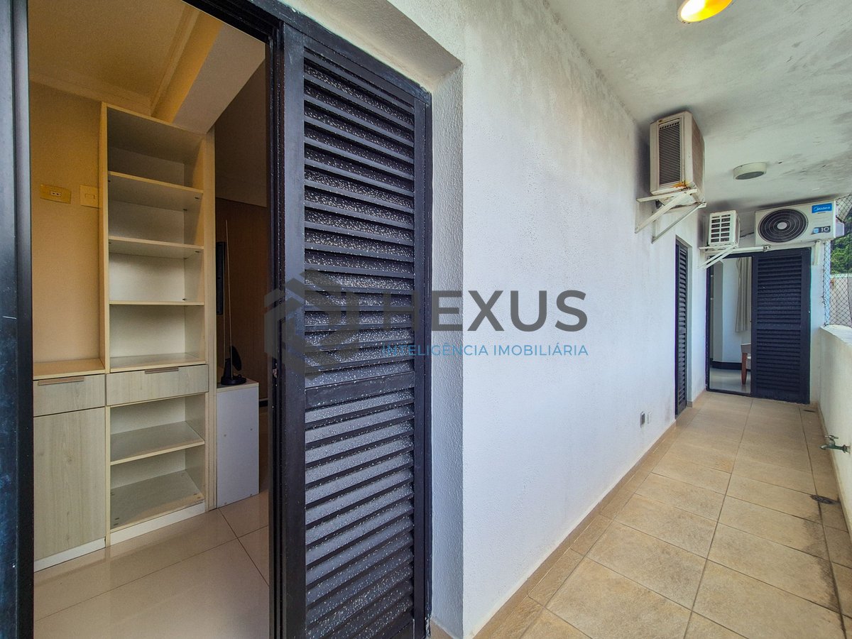 Foto 30 de Apartamento reformado com varanda e lazer na Praia das Pitangueiras, Guarujá
