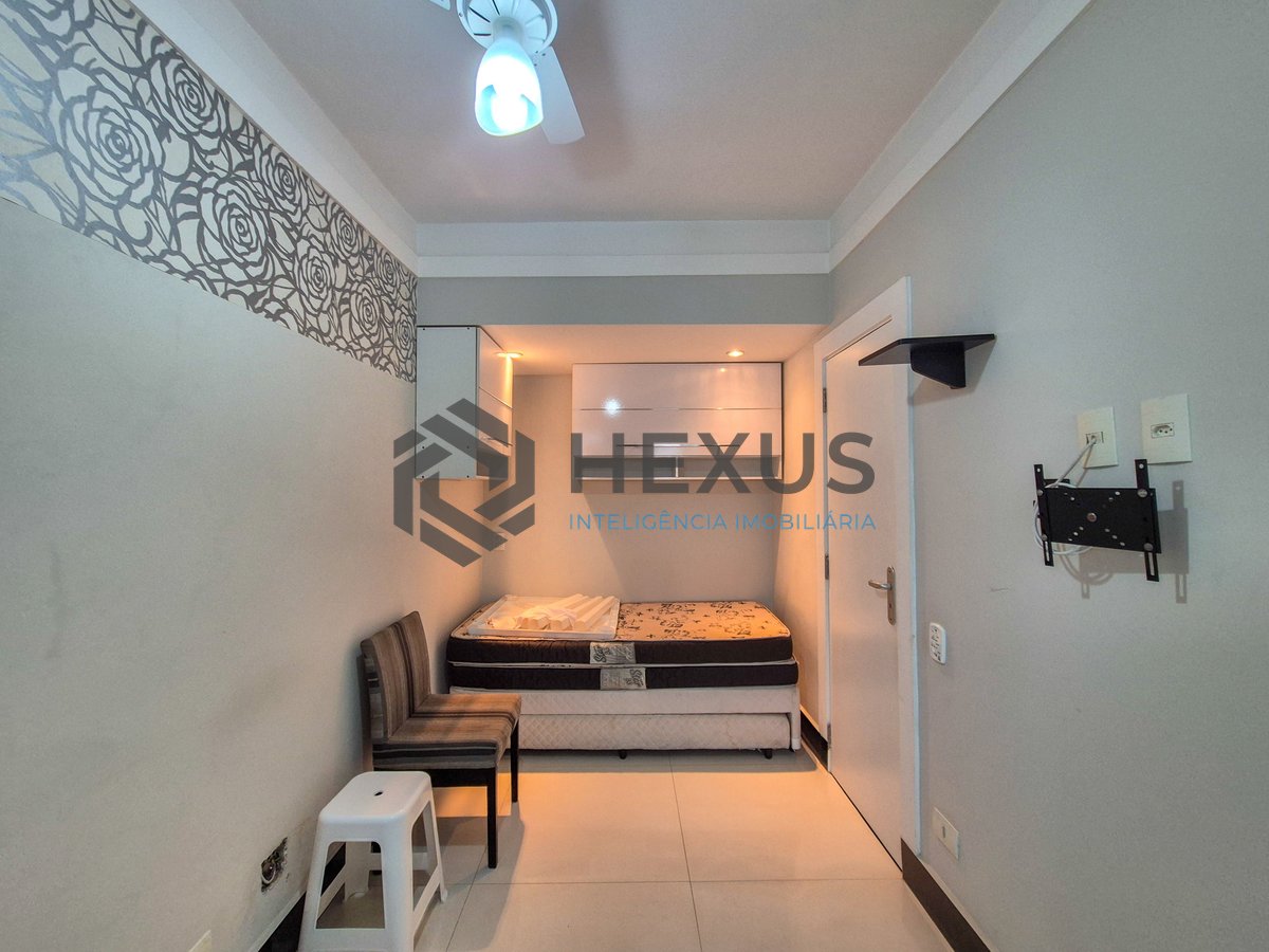 Foto 37 de Apartamento reformado com varanda e lazer na Praia das Pitangueiras, Guarujá