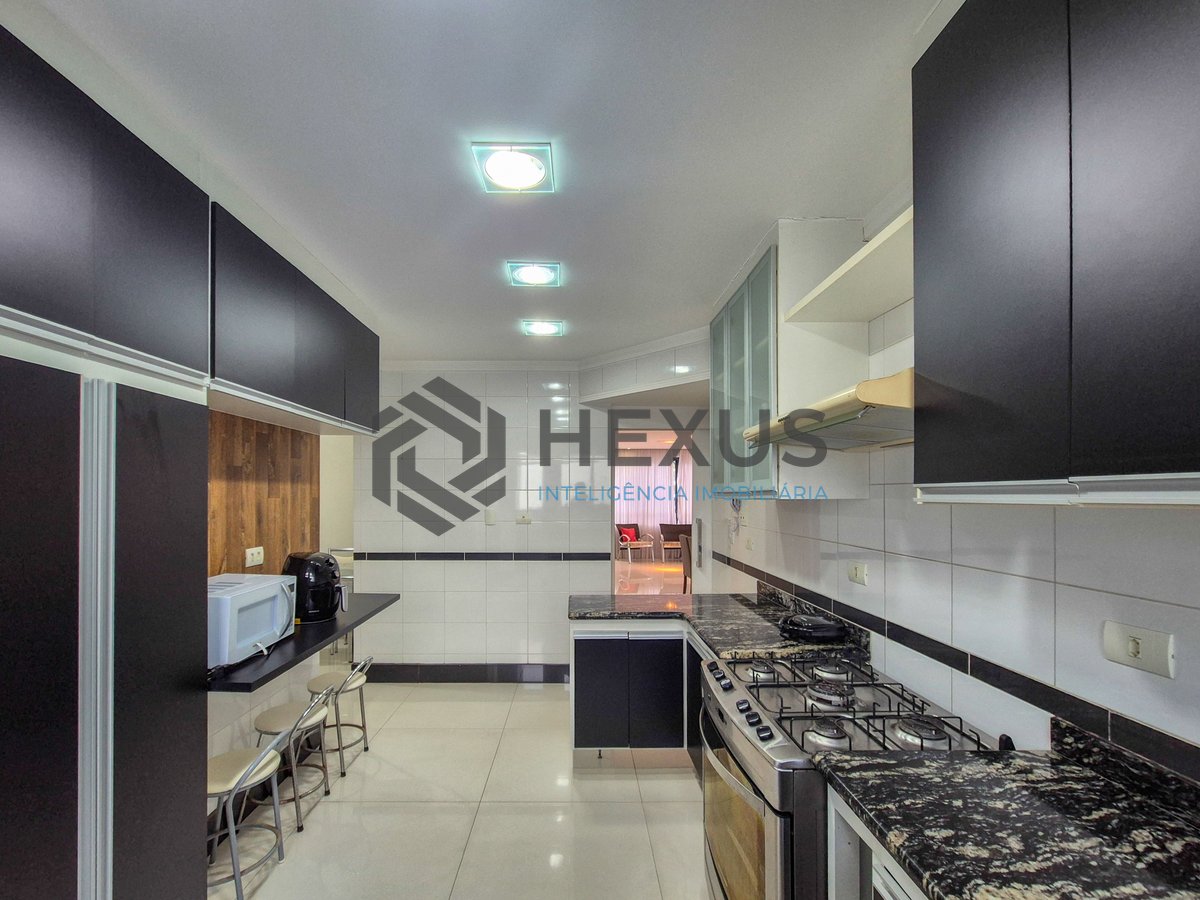 Foto 42 de Apartamento reformado com varanda e lazer na Praia das Pitangueiras, Guarujá