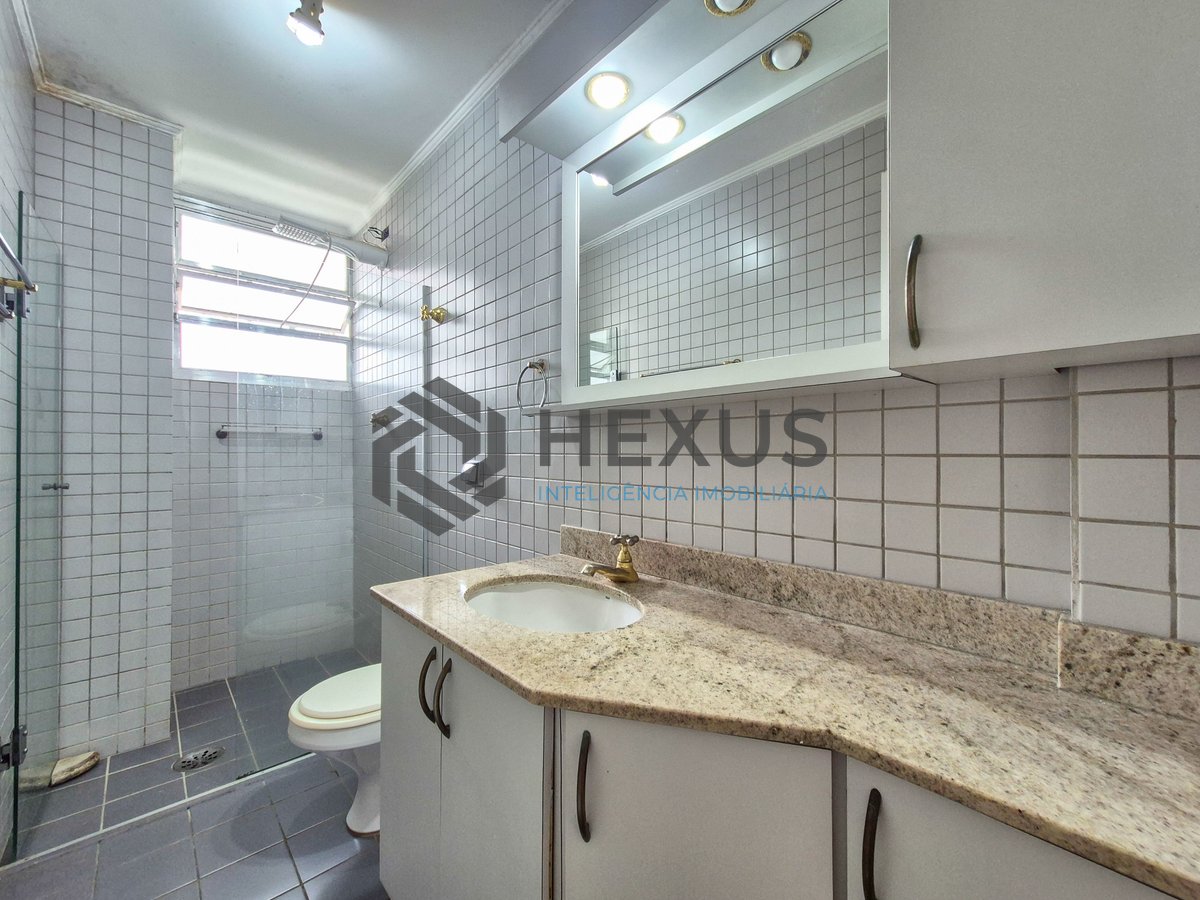 Foto 18 de Apartamento reformado com vista mar a 1 quadra da praia nas Pitangueiras, Guarujá