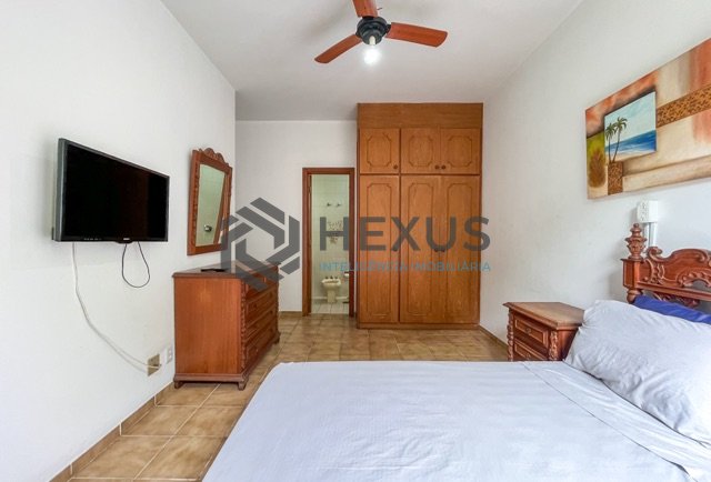 Foto 25 de Apartamento com varanda e lazer na Praia das Pitangueiras, Guaruja