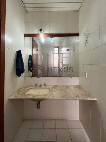 Foto 27 de Apartamento com varanda e lazer na Praia das Pitangueiras, Guaruja