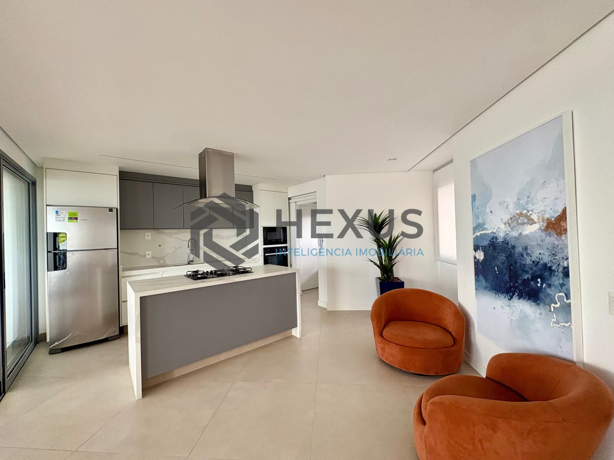 Foto 11 de Apartamento reformado com varanda gourmet vista mar e lazer na Praia da Enseada, Guaruja
