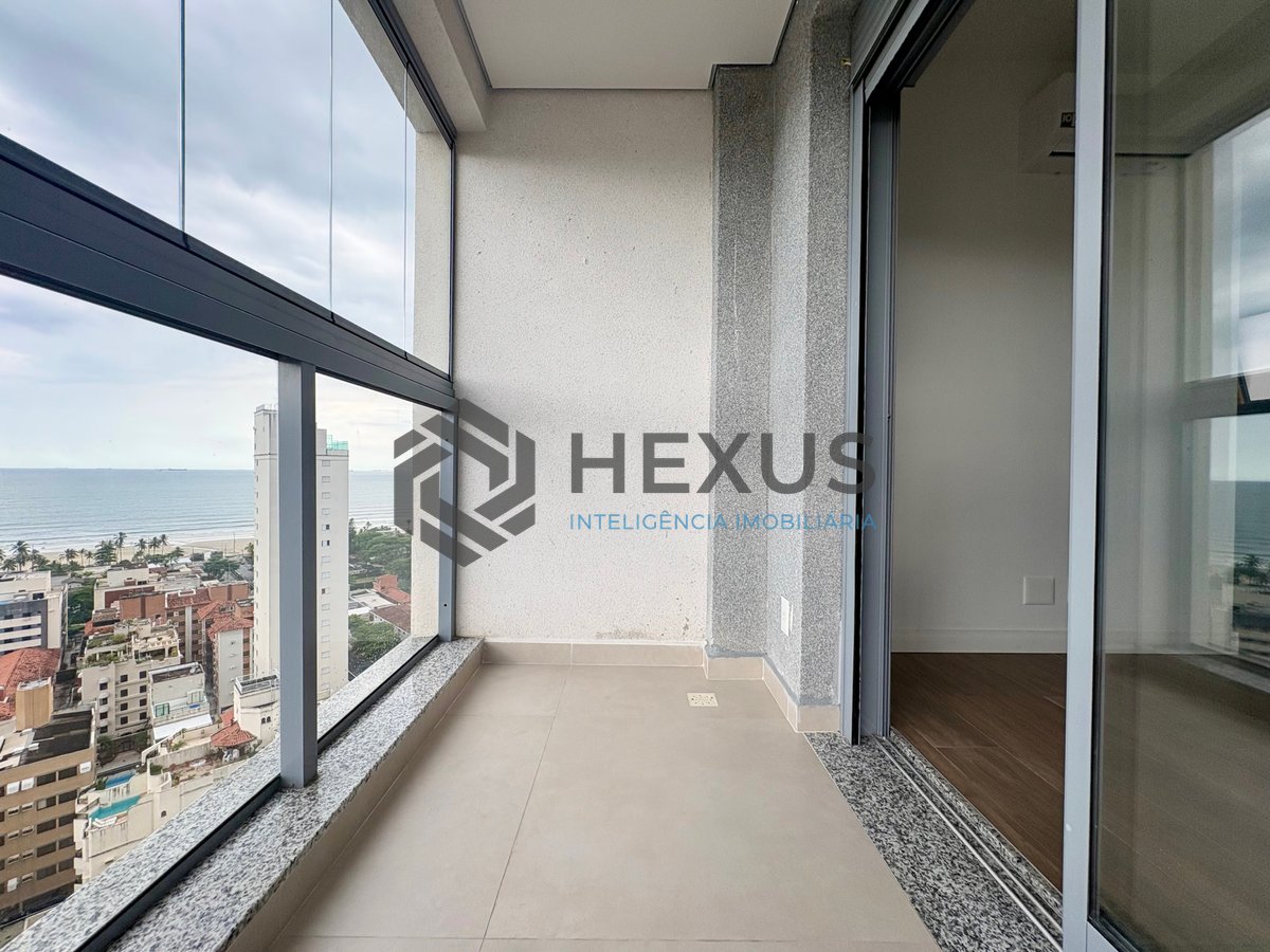 Foto 25 de Apartamento reformado com varanda gourmet vista mar e lazer na Praia da Enseada, Guaruja