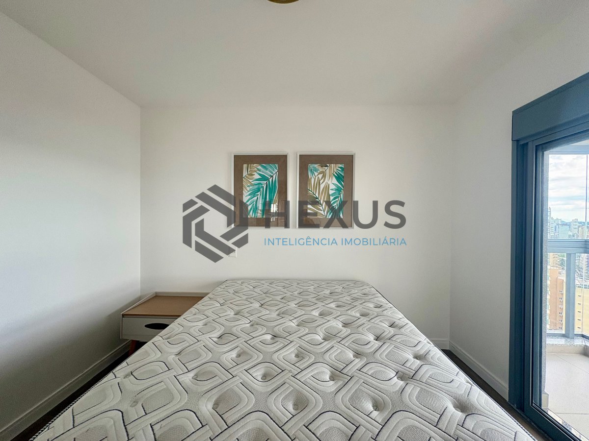 Foto 28 de Apartamento reformado com varanda gourmet vista mar e lazer na Praia da Enseada, Guaruja