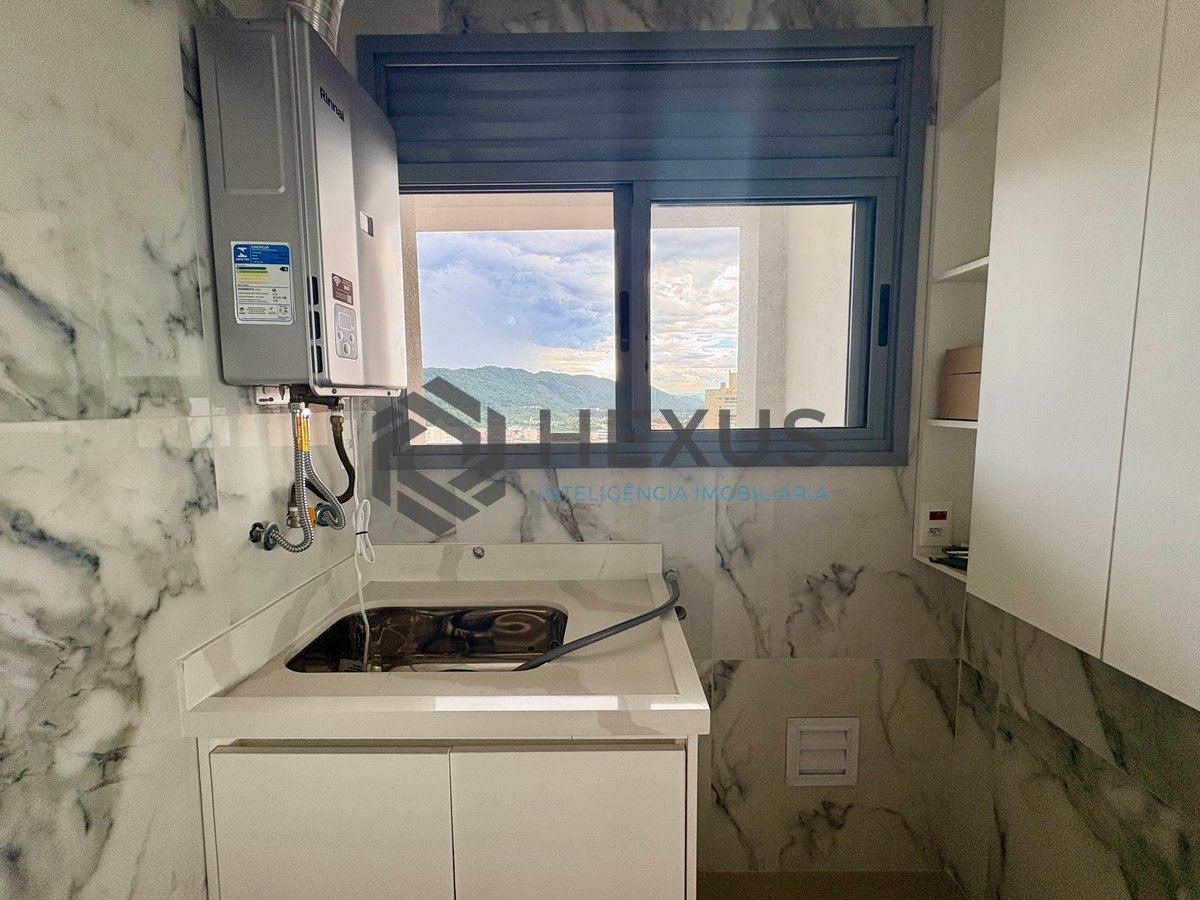 Foto 31 de Apartamento reformado com varanda gourmet vista mar e lazer na Praia da Enseada, Guaruja