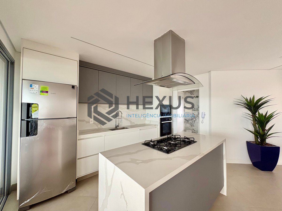 Foto 7 de Apartamento reformado com varanda gourmet vista mar e lazer na Praia da Enseada, Guaruja