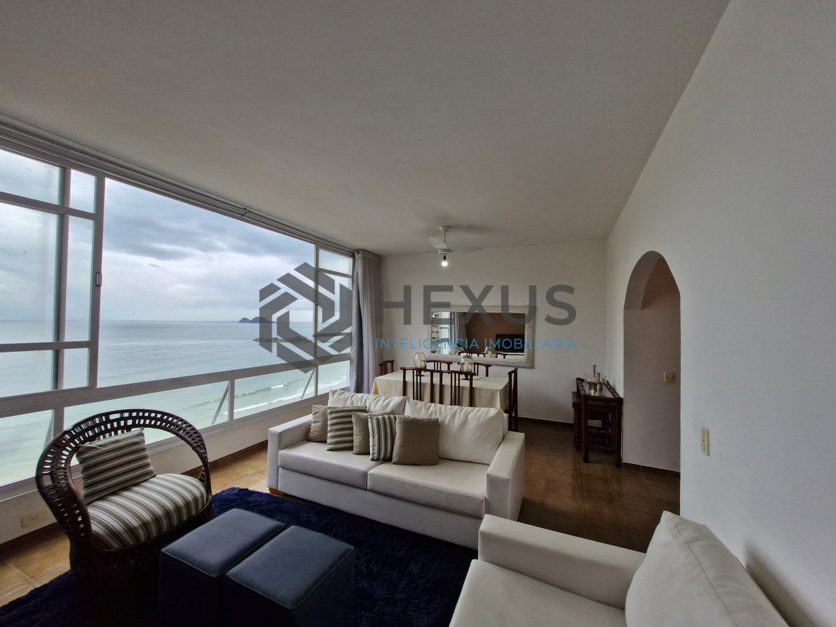 Foto 2 de Apartamento reformado frente mar na Praia das Pitangueiras, Guaruja