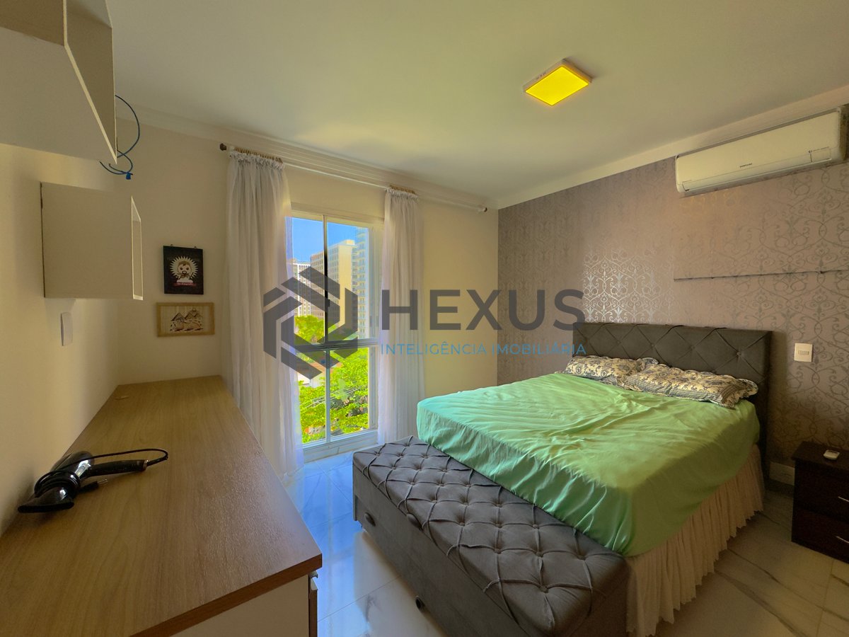 Foto 14 de Apartamento reformado com varanda e lazer na Praia das Pitangueiras, Guaruja