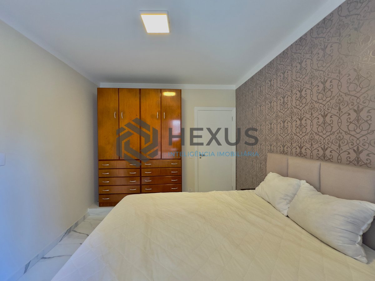 Foto 19 de Apartamento reformado com varanda e lazer na Praia das Pitangueiras, Guaruja