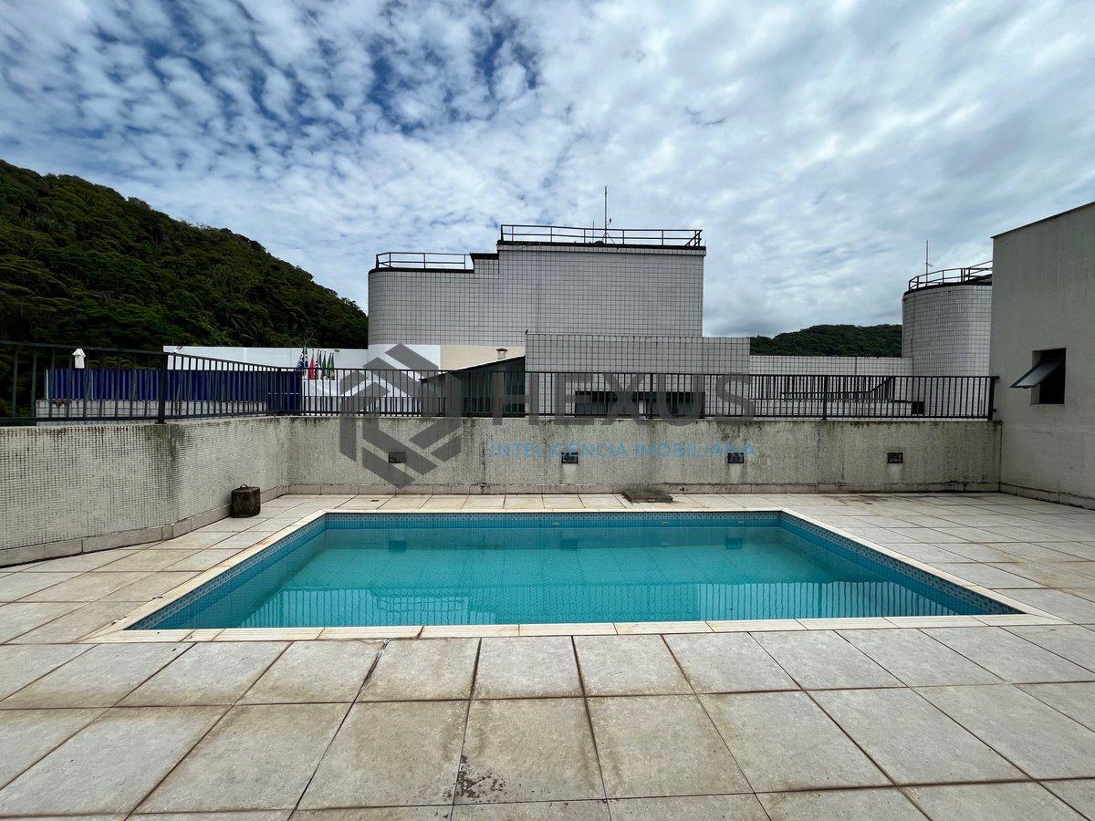 Foto 4 de Cobertura com piscina e varanda gourmet a uma quadra da Praia das Pitangueiras, Guaruja