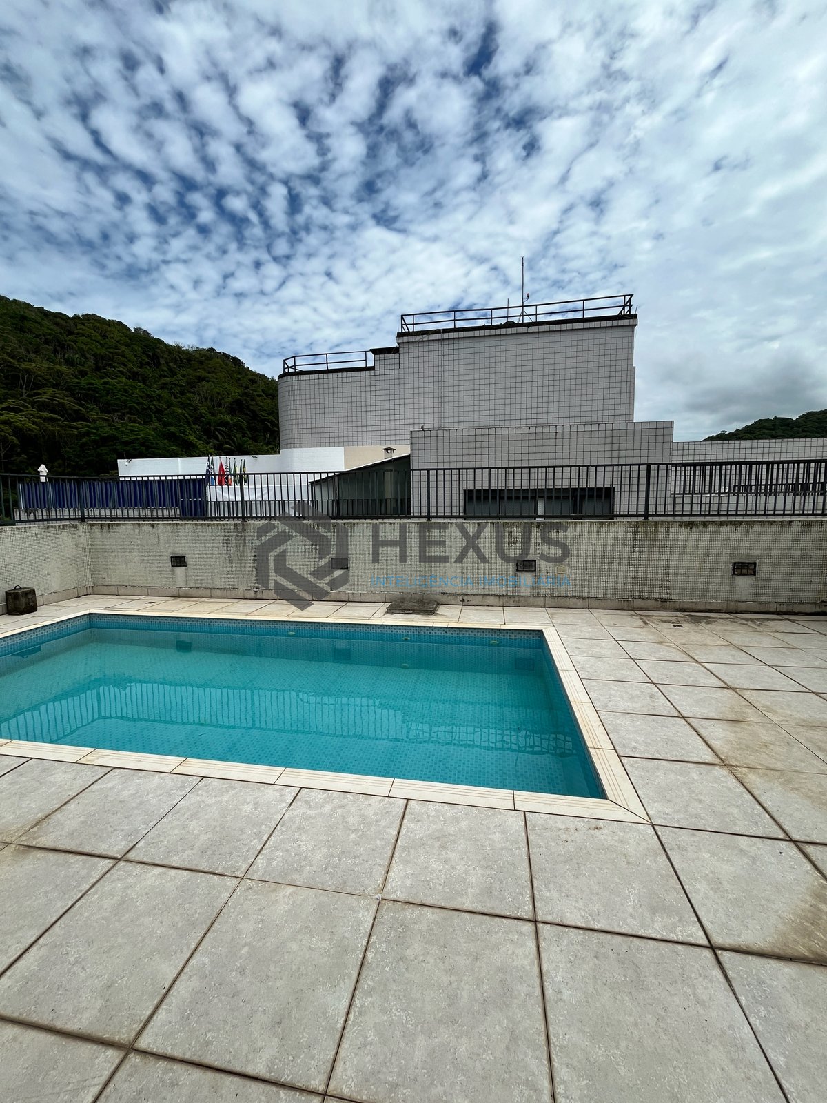 Foto 36 de Cobertura com piscina e varanda gourmet a uma quadra da Praia das Pitangueiras, Guaruja