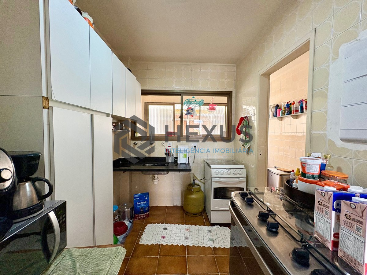 Foto 19 de Apartamento reformado com varanda na Praia da Enseada, Guaruja