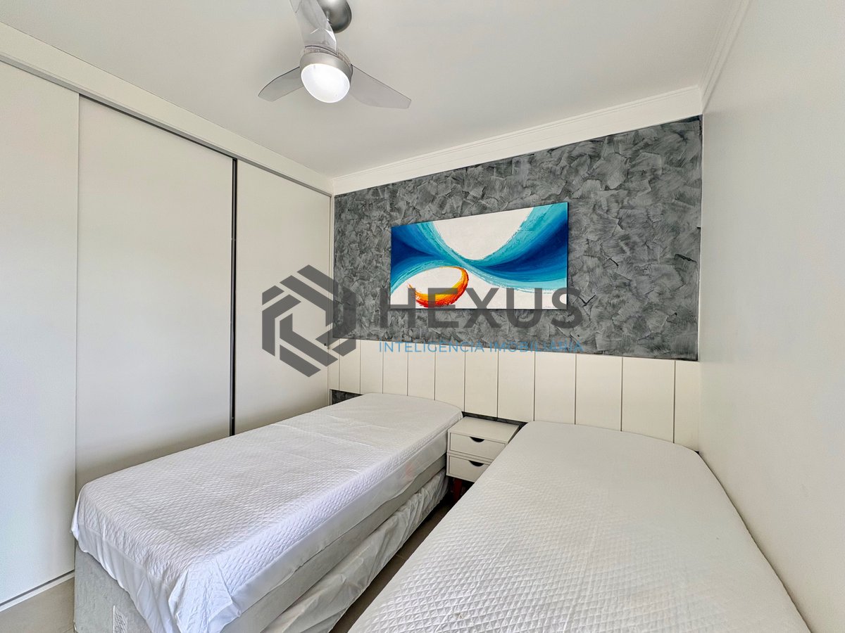 Foto 13 de Apartamento beira mar com varanda e lazer na Praia da Enseada, Guaruja
