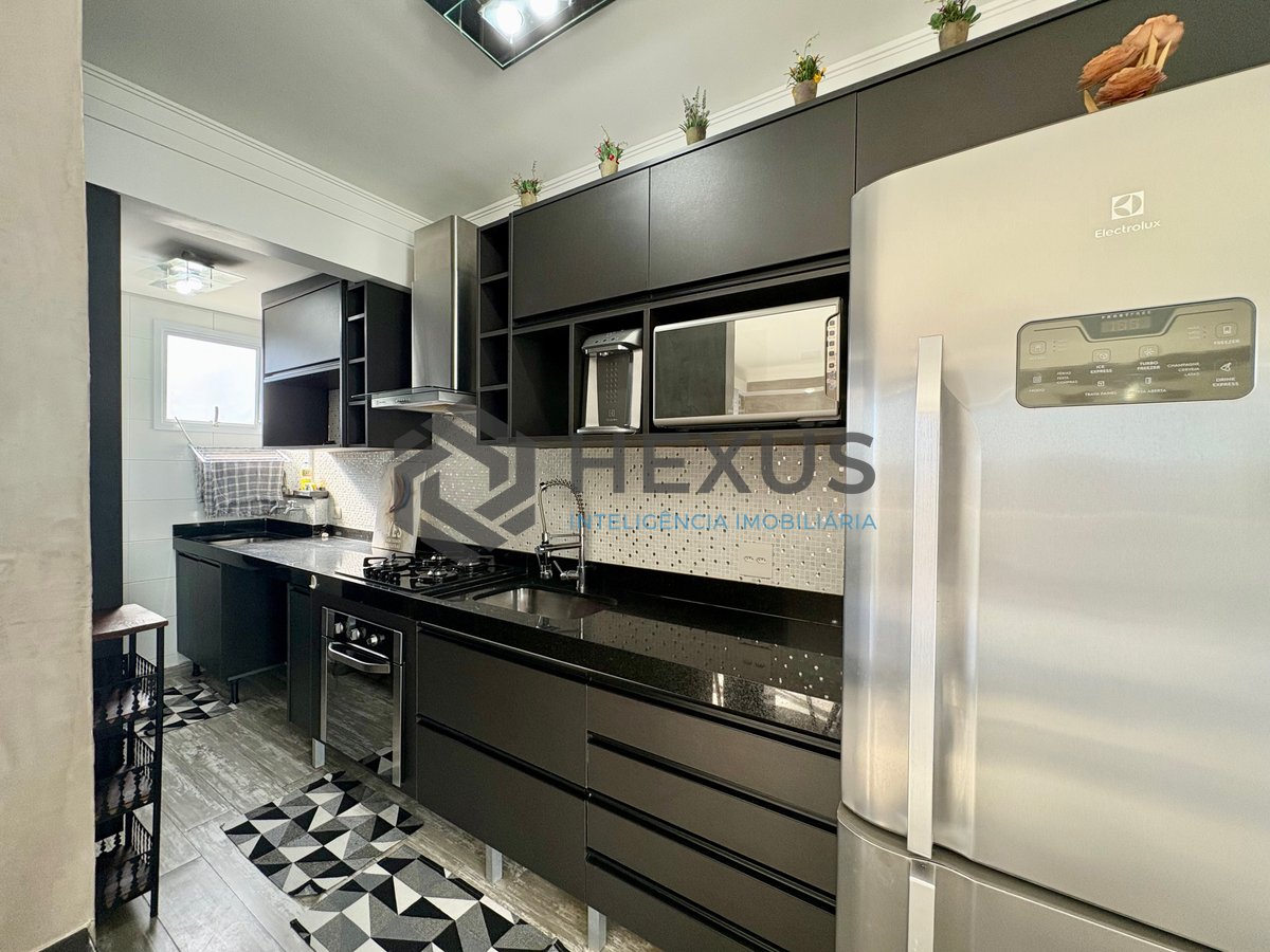 Foto 15 de Apartamento beira mar com varanda e lazer na Praia da Enseada, Guaruja