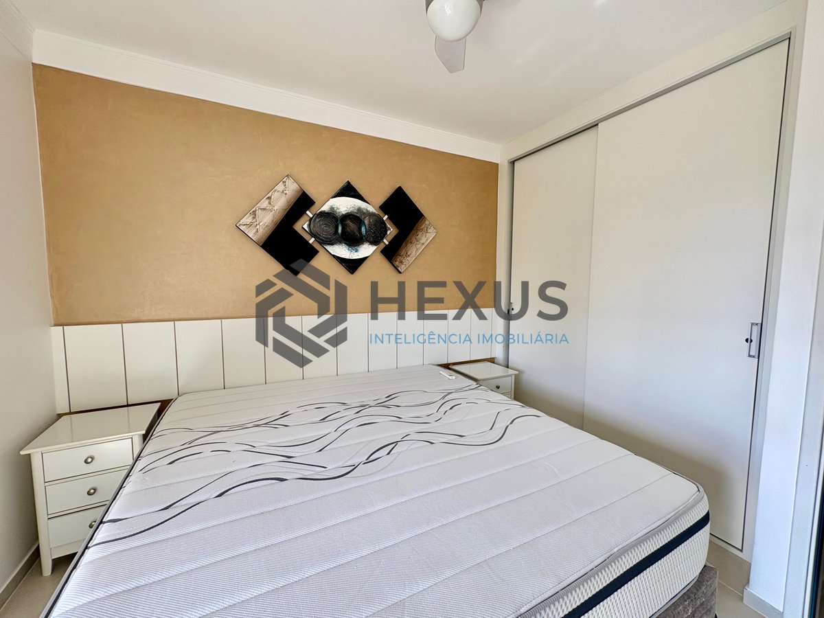 Foto 10 de Apartamento beira mar com varanda e lazer na Praia da Enseada, Guaruja