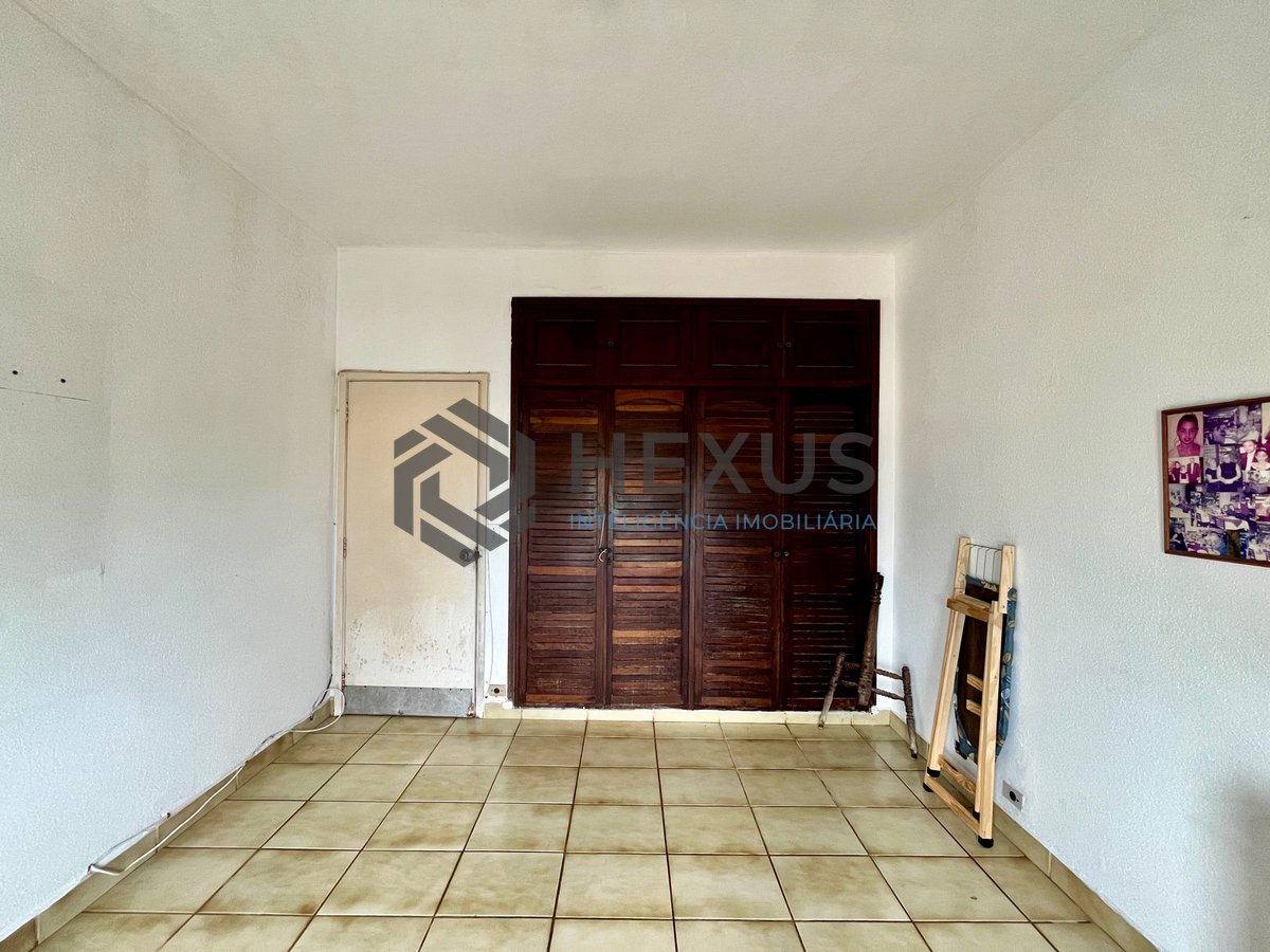 Foto 19 de Apartamento frente mar com varanda na Praia das Pitangueiras, Guaruja