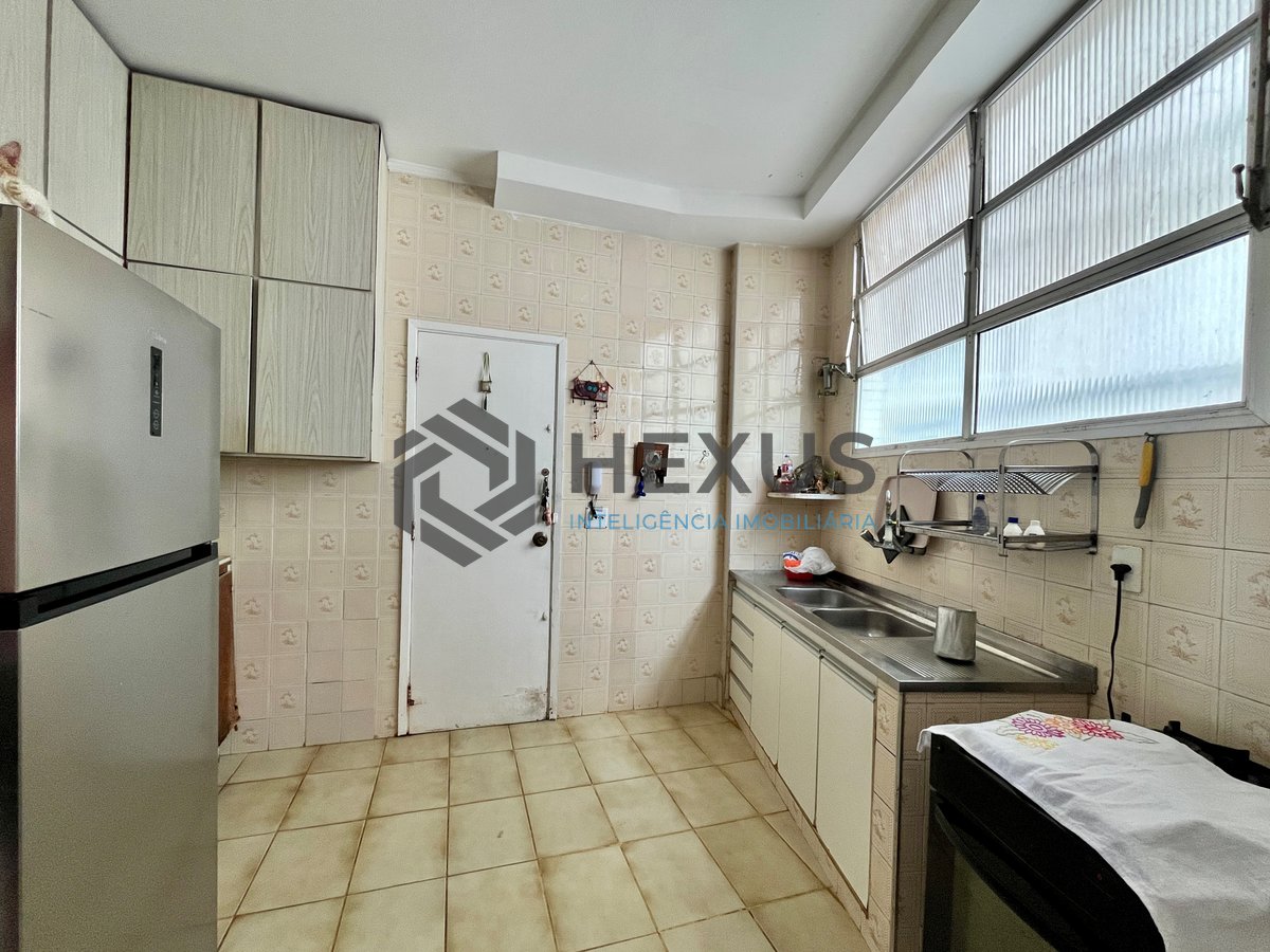 Foto 22 de Apartamento frente mar com varanda na Praia das Pitangueiras, Guaruja
