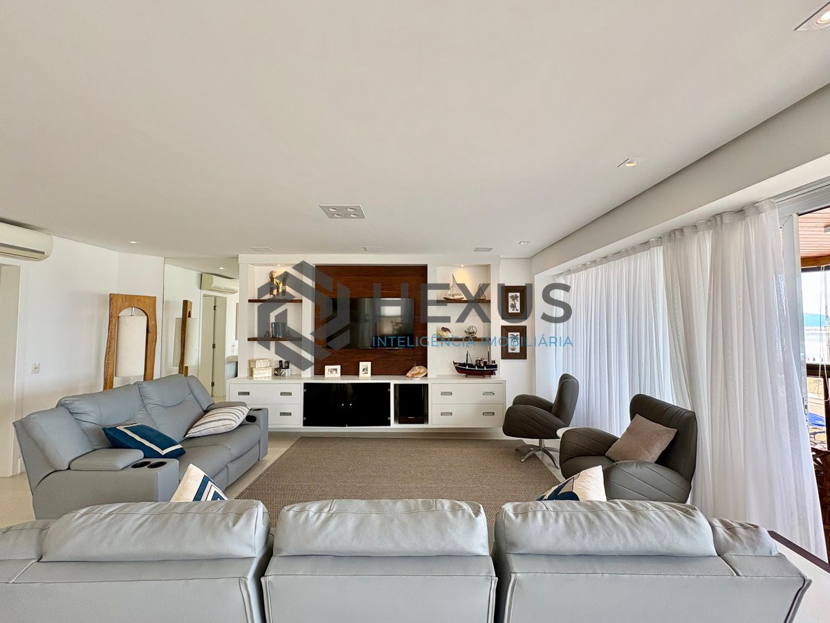 Foto 11 de Apartamento reformado com varanda vista mar e lazer na Praia das Asturias, Guaruja