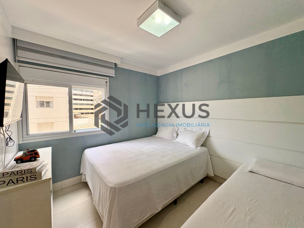Foto 19 de Apartamento reformado com varanda vista mar e lazer na Praia das Asturias, Guaruja