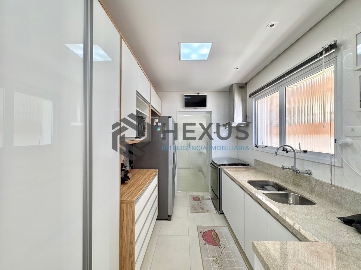 Foto 35 de Apartamento reformado com varanda vista mar e lazer na Praia das Asturias, Guaruja