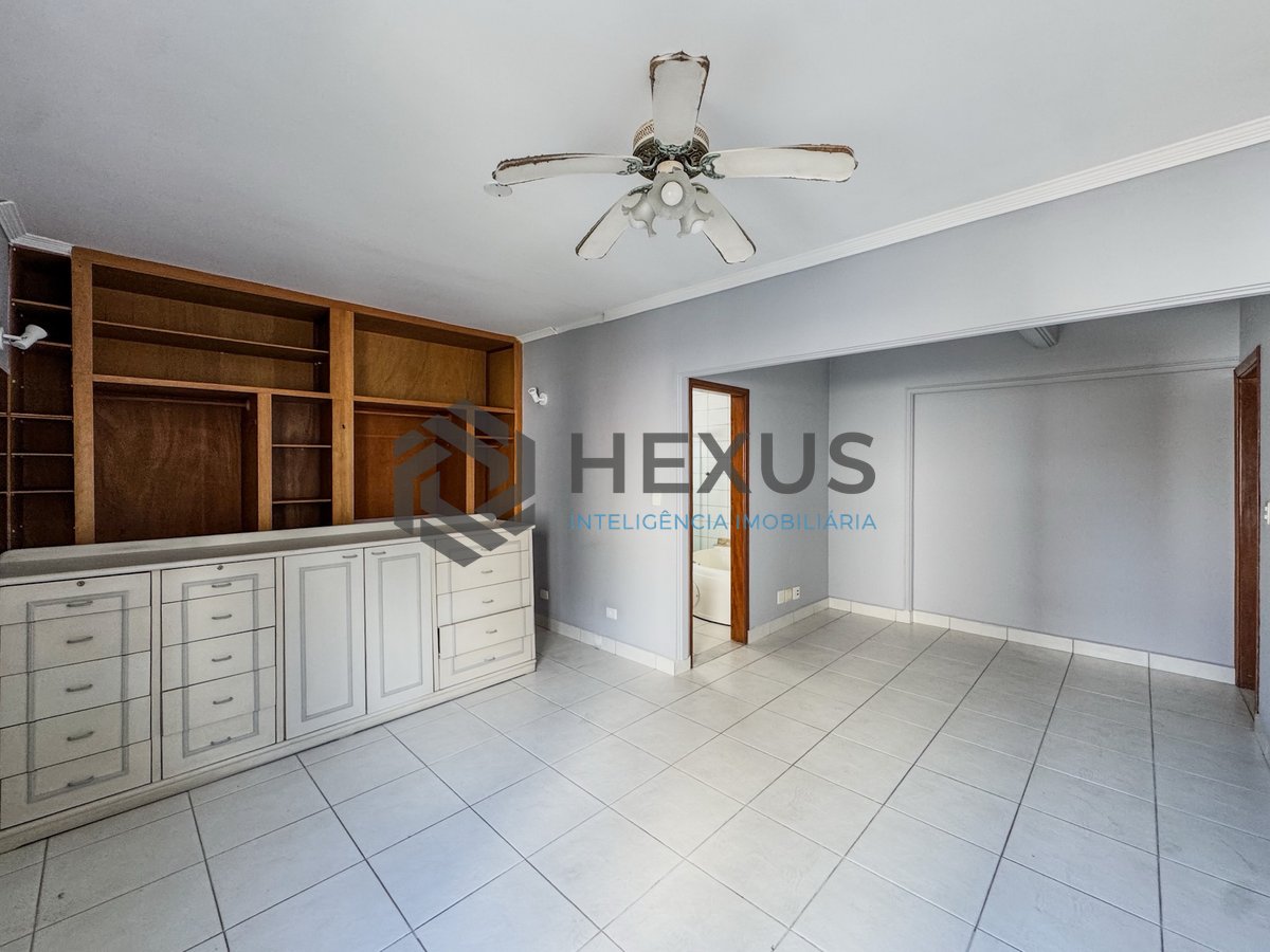 Foto 12 de Apartamento com varanda vista mar na beira mar nas Pitangueiras, Guarujá