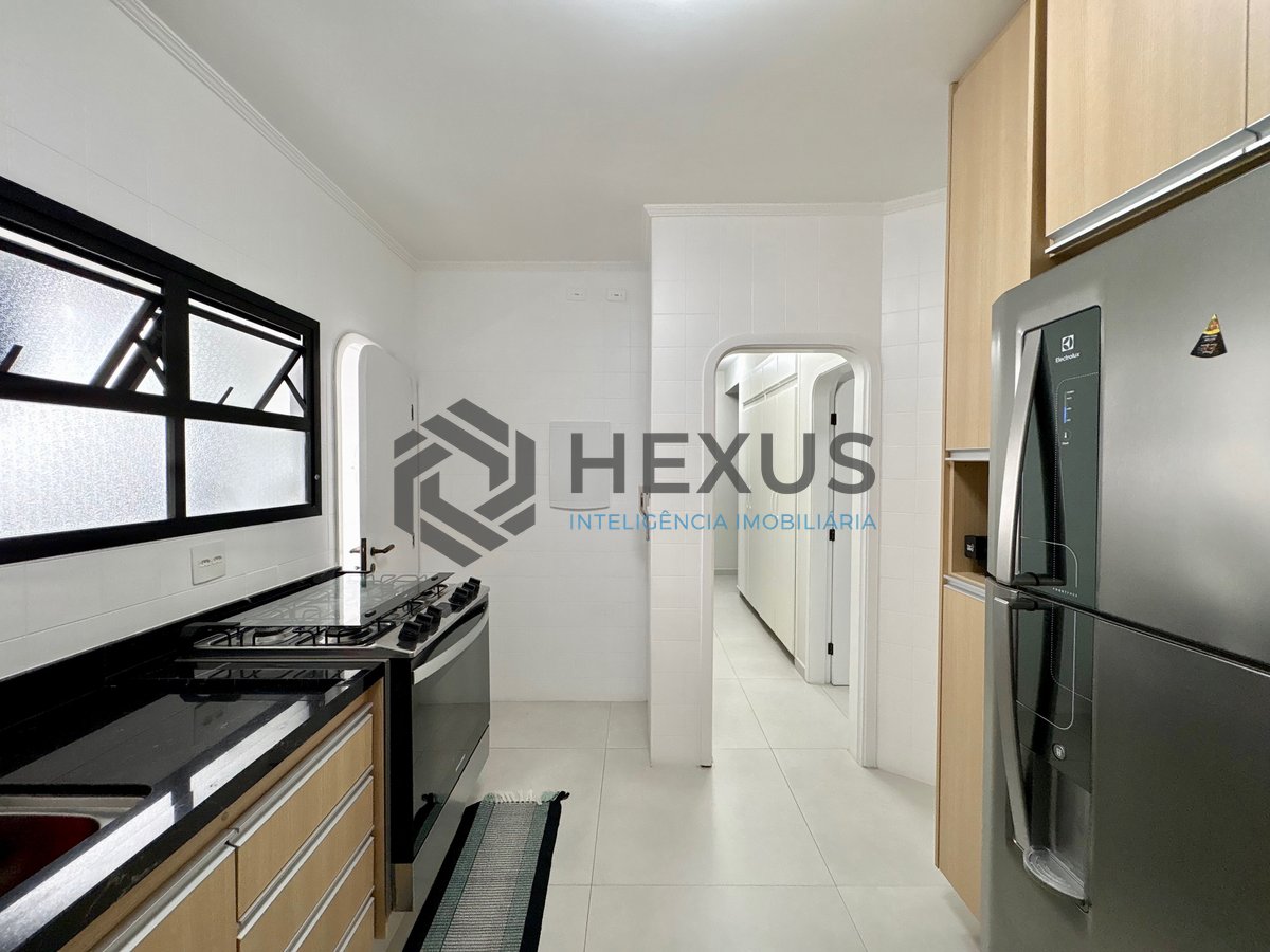 Foto 22 de Apartamento com varanda na Praia da Enseada, Guaruja