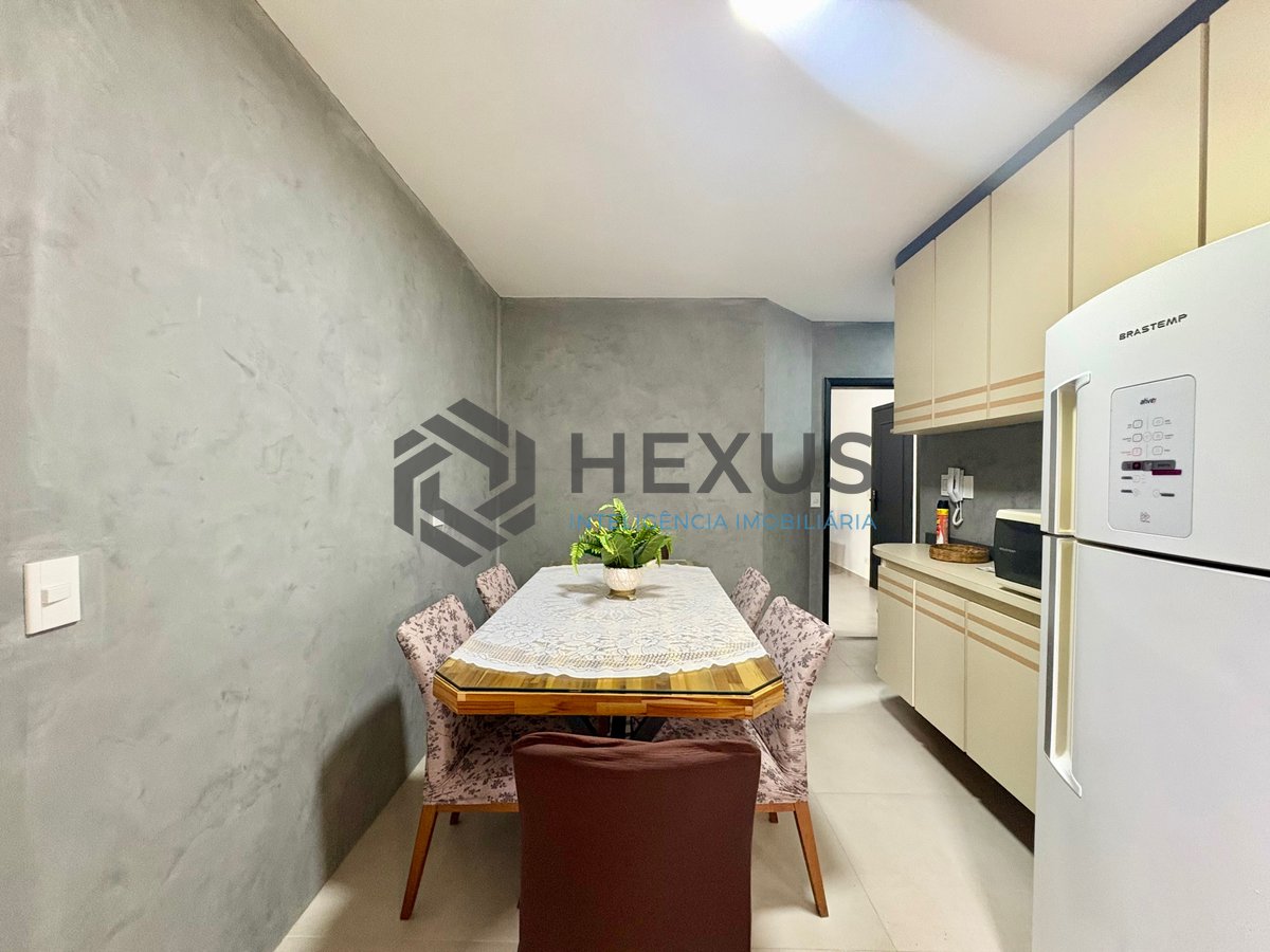 Foto 19 de Apartamento reformado com varanda na Praia da Enseada, Guaruja