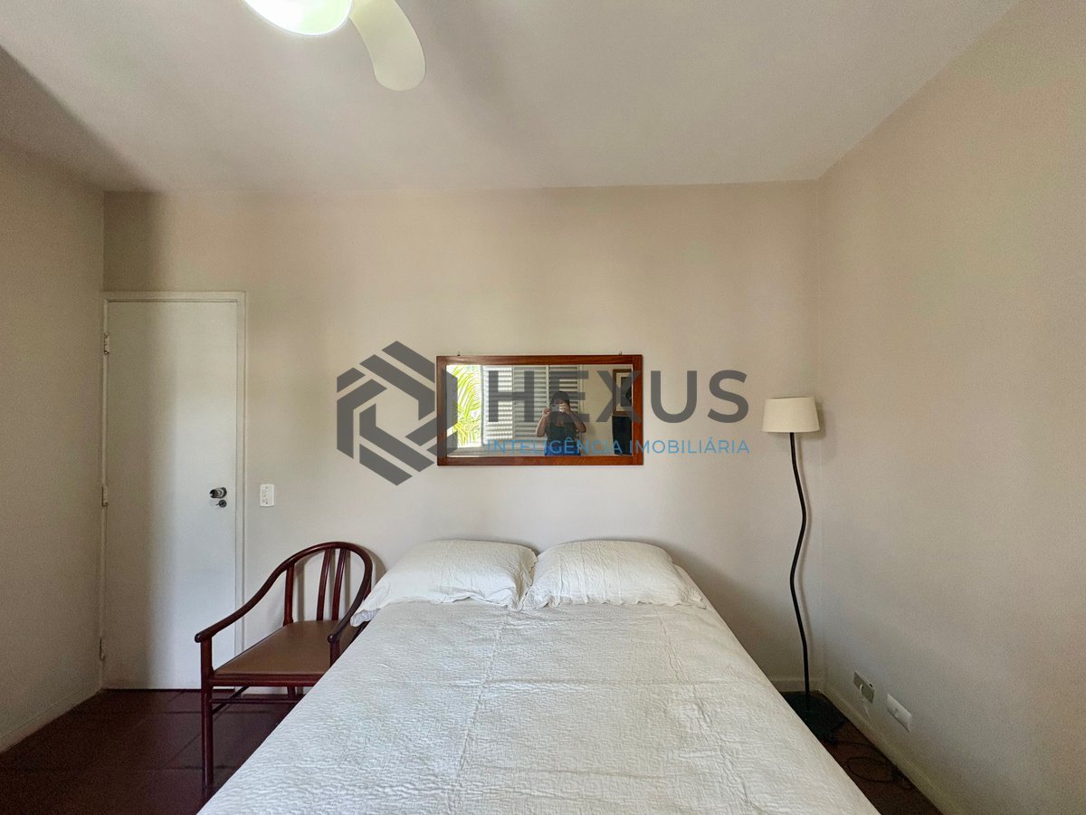 Foto 12 de Apartamento com varanda e lazer na Praia da Enseada, Guaruja
