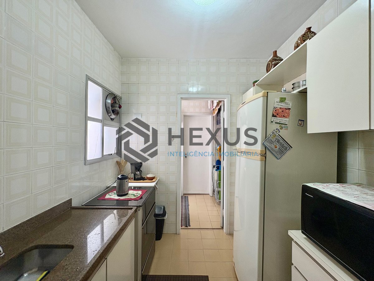 Foto 18 de Apartamento com varanda e lazer na Praia da Enseada, Guaruja
